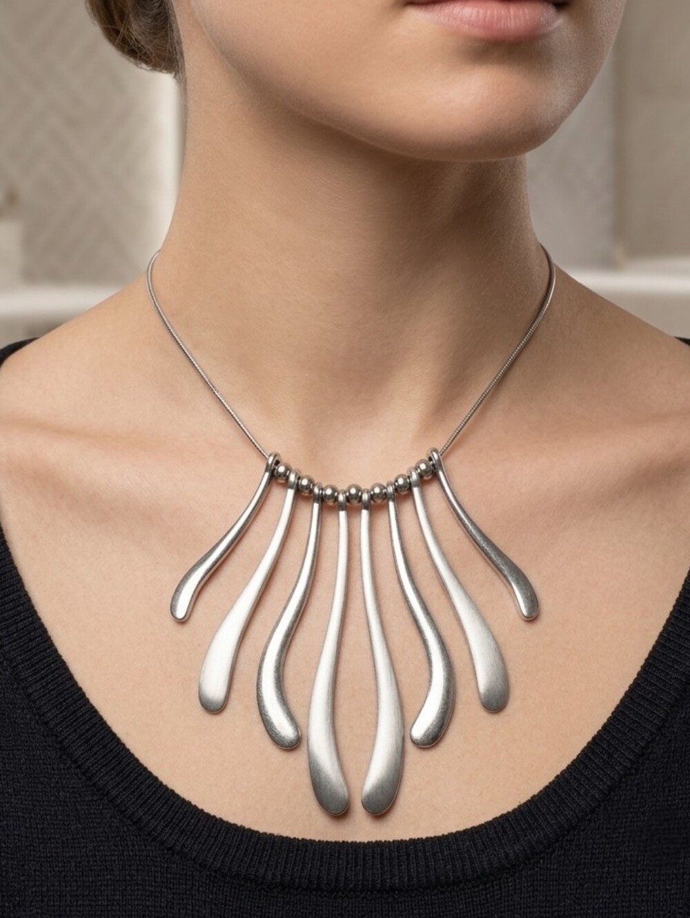 Chic Silver Tone Curved Fringe Collar Necklace